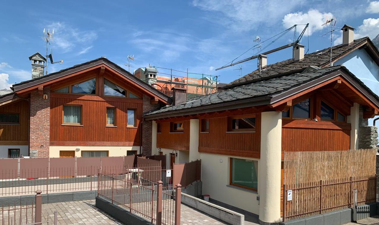 Casa Vacanze Anais Nus Exterior foto